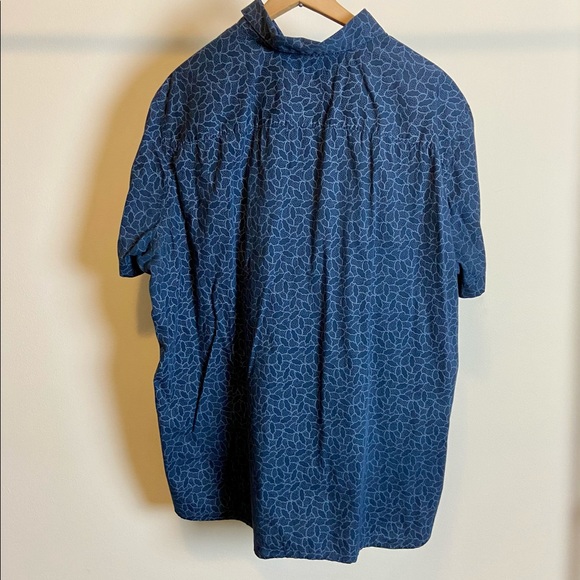 Perry Ellis Button Down Short Sleeve Shirt - Picture 3 of 7